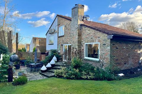 5 bedroom detached house for sale, Warbank Lane, London KT2