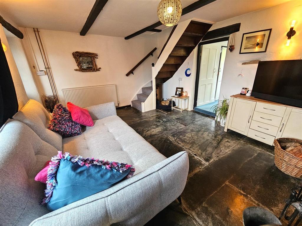 Sitting Room..jpg