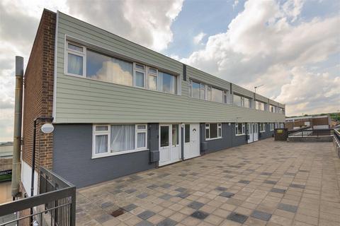 3 bedroom flat for sale, Mid Kent Shopping Centre, Allington ME16