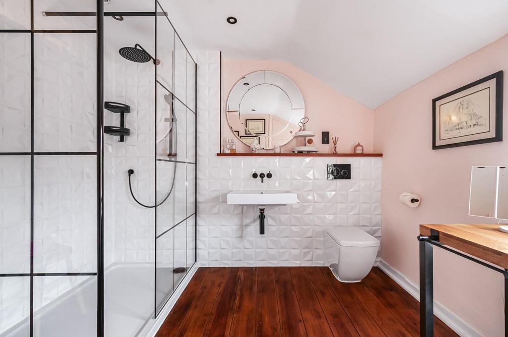 Shower room 1 alt