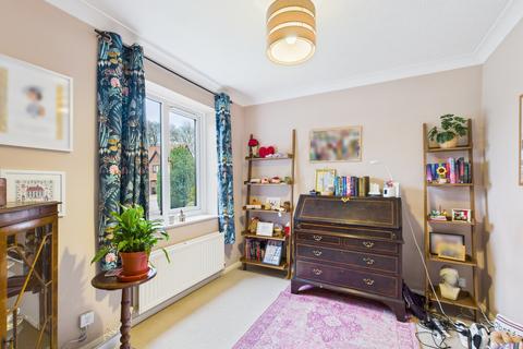 4 bedroom detached house for sale, Woodland Drive, Bramley, RG26