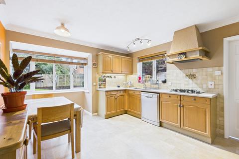 4 bedroom detached house for sale, Woodland Drive, Bramley, RG26