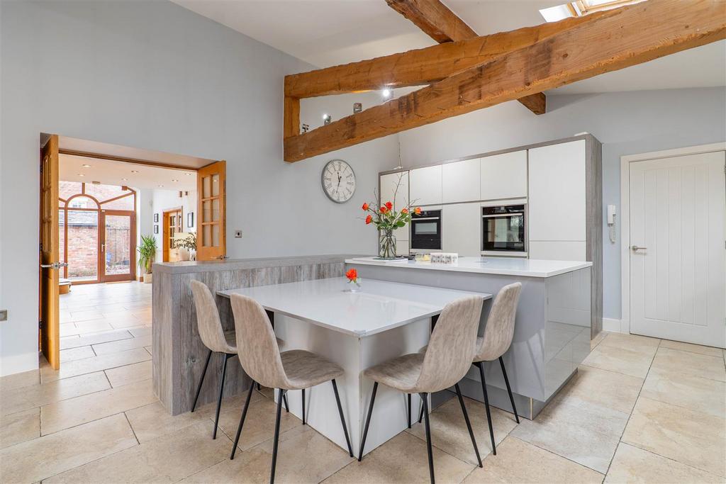 Kitchen/Breakfast Room
