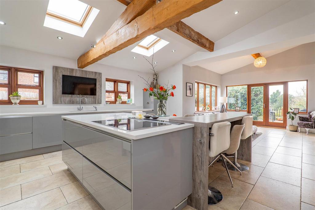 Kitchen/Breakfast Room