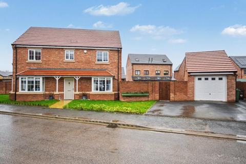 4 bedroom detached house for sale, Park Hill Way, Wakefield, West Yorkshire