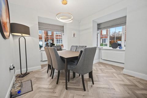 4 bedroom detached house for sale, Park Hill Way, Wakefield, West Yorkshire