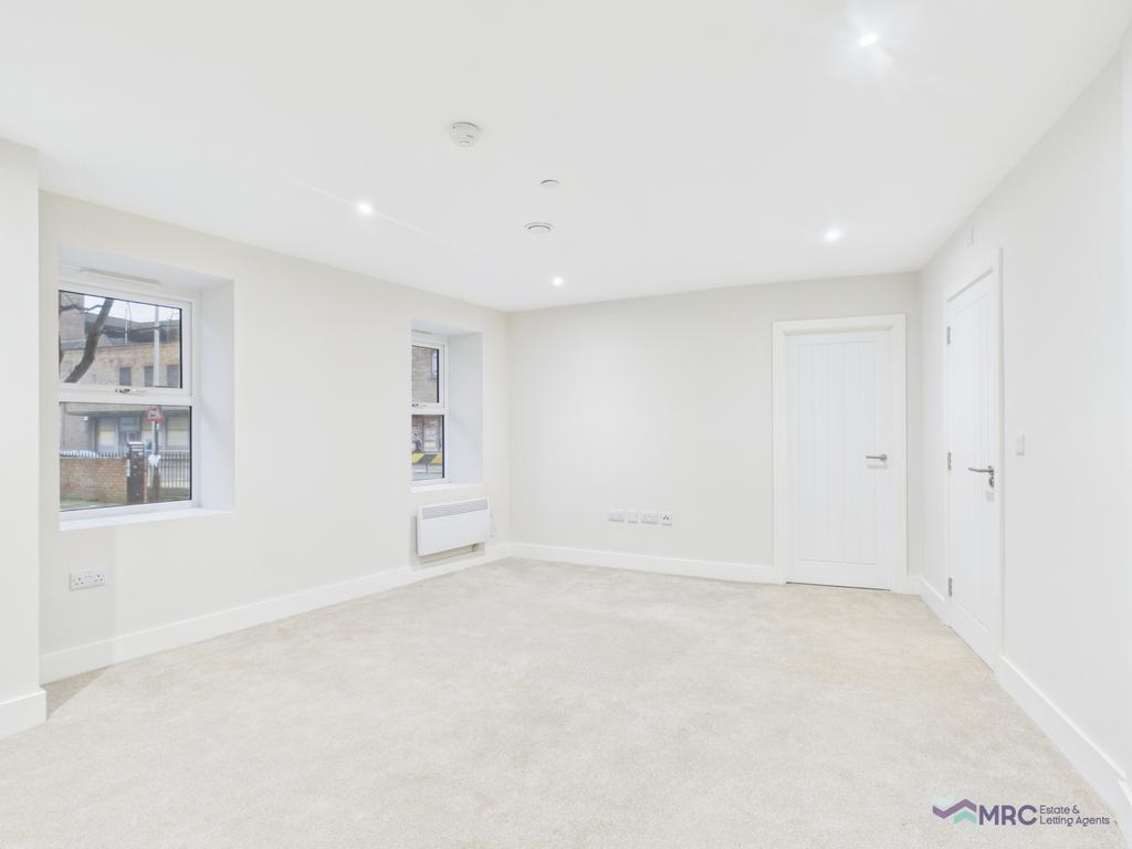 Luxury New-Build One Bedroom Apartment in Hull Ci