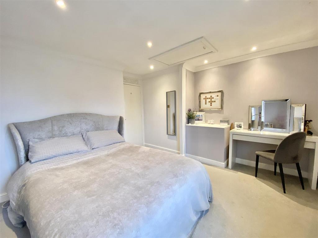 Bedroom.jpg