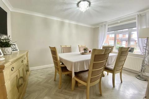 4 bedroom detached house for sale, 3 Earlswood, Bicton Heath, Shrewsbury, SY3 5JB