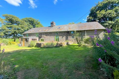 undefined, Llanwrthwl