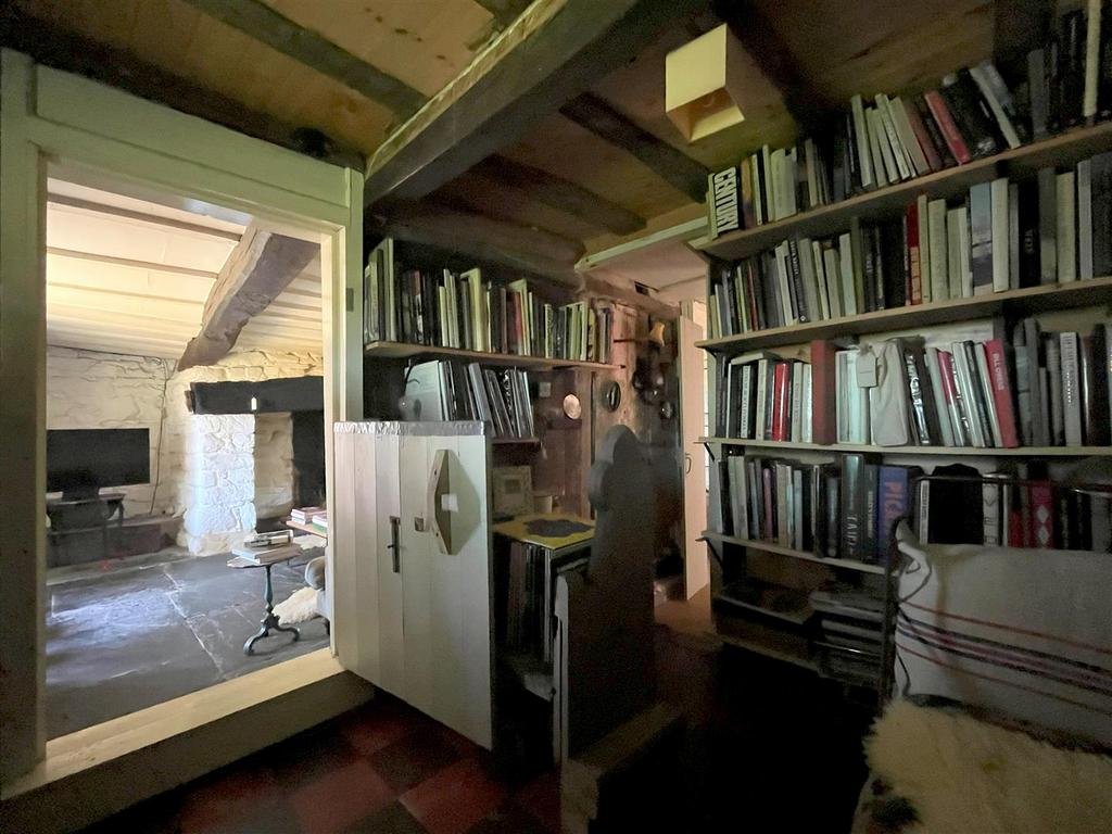 Library/Snug