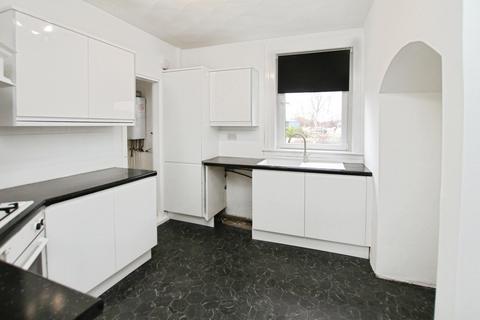 3 bedroom flat to rent, Almond Street, Grangemouth, FK3