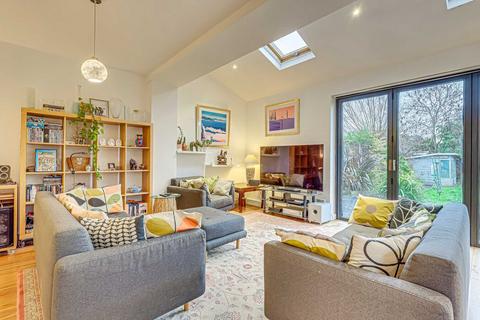 5 bedroom semi-detached house for sale, Eastwood Road, Leigh-on-sea, SS9