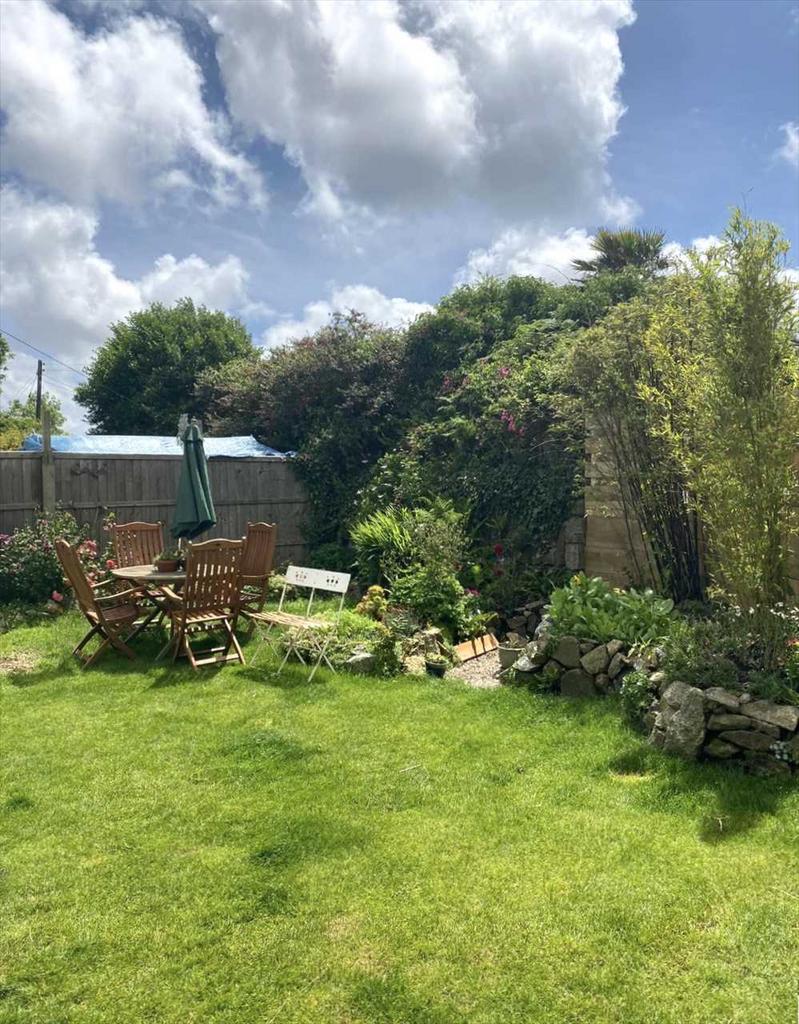 Detached garden