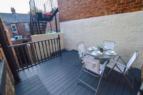 3 bedroom flat to rent, £155pppw Wolseley Gardens, Jesmond Vale, NE2