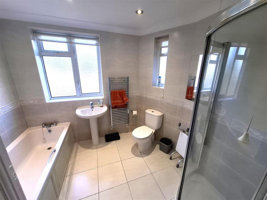 Bathroom/ Showerroom