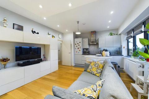 2 bedroom flat for sale, Market Place, Bexleyheath, Kent, DA6