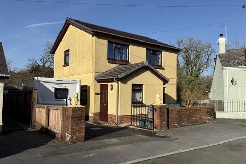 undefined, Hendre Road, Capel Hendre, Ammanford