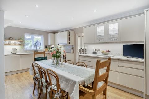 4 bedroom semi-detached house for sale, Chapel Close, Leafield, Witney