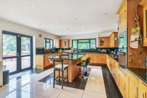 undefined, London Road, Bagshot GU19