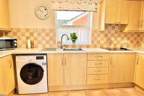 2 bedroom bungalow for sale, Shephard Mead, Tewkesbury GL20