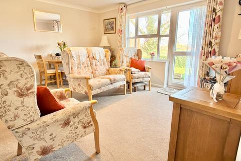 2 bedroom bungalow for sale, Shephard Mead, Tewkesbury GL20