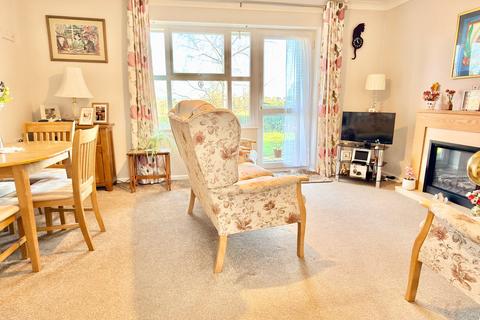 2 bedroom bungalow for sale, Shephard Mead, Tewkesbury GL20