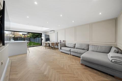 4 bedroom detached house for sale, Bullman Close, Bexleyheath, Kent, DA7