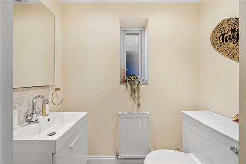 4 bedroom detached house for sale, Bullman Close, Bexleyheath, Kent, DA7