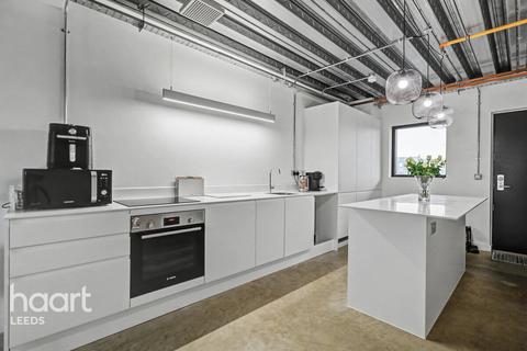 2 bedroom apartment for sale, Happy Walk, Leeds