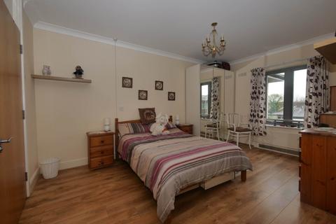 2 bedroom apartment for sale, Dove Close, Capel St Mary. IP9 2AW