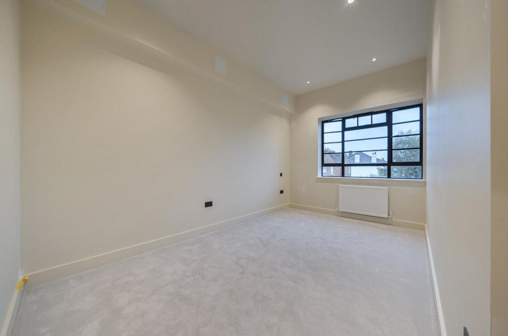 Bedroom 1 - actual.jpg