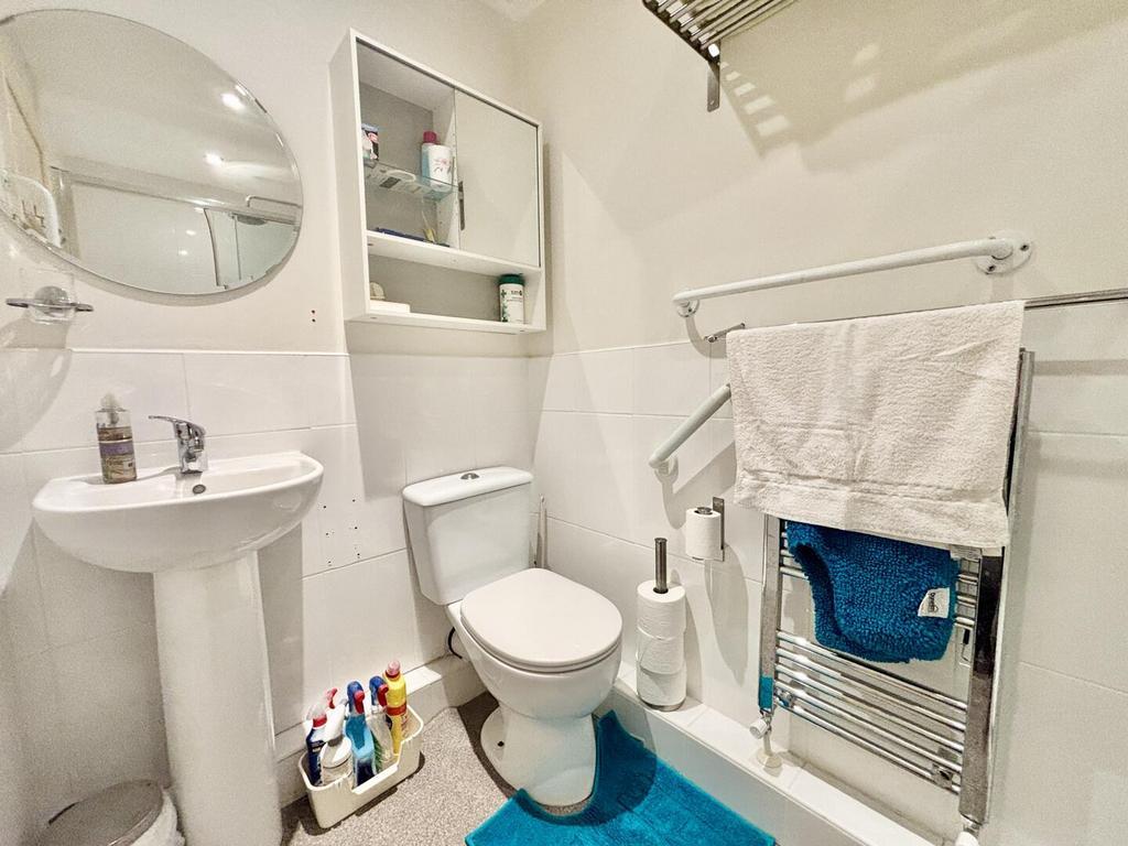 Annexe Shower Room