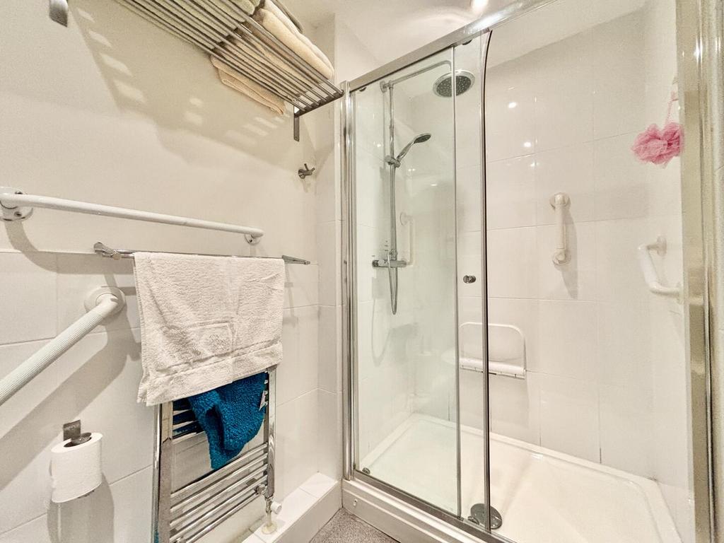Annexe Shower Room