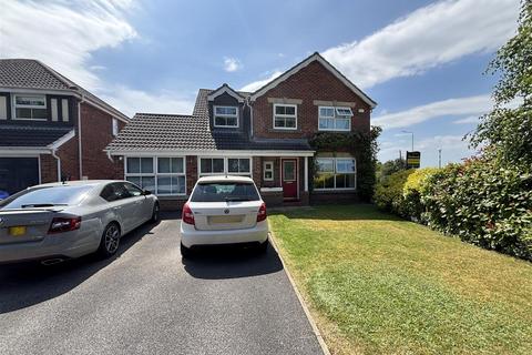 5 bedroom detached house for sale, Cedar Ridge, Garforth, Leeds