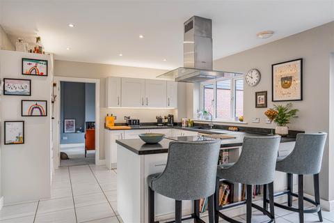 5 bedroom detached house for sale, Roman Way, Thame