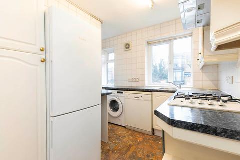 2 bedroom flat to rent, Christchurch Avenue, London NW6