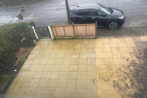 3 bedroom semi-detached house to rent, Melville Road, Kearsley BL4