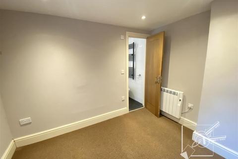 1 bedroom flat to rent, Manor Road, Gravesend
