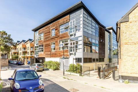 undefined, Railshead Road, Isleworth TW7