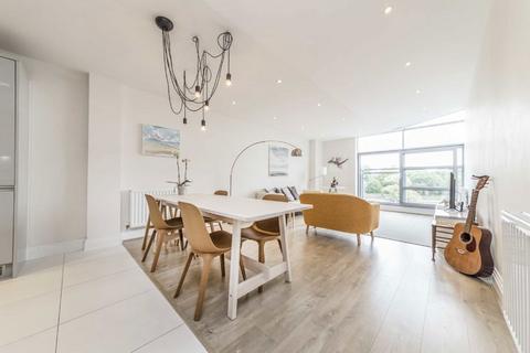 undefined, Railshead Road, Isleworth TW7