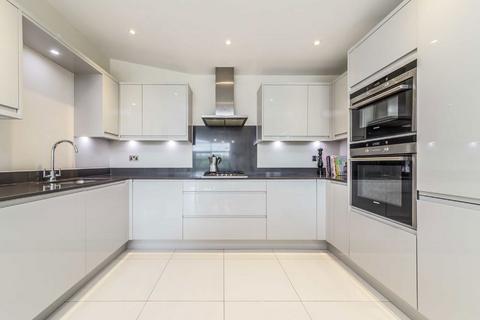 undefined, Railshead Road, Isleworth TW7