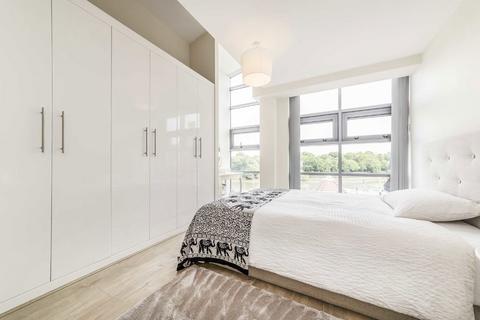 undefined, Railshead Road, Isleworth TW7