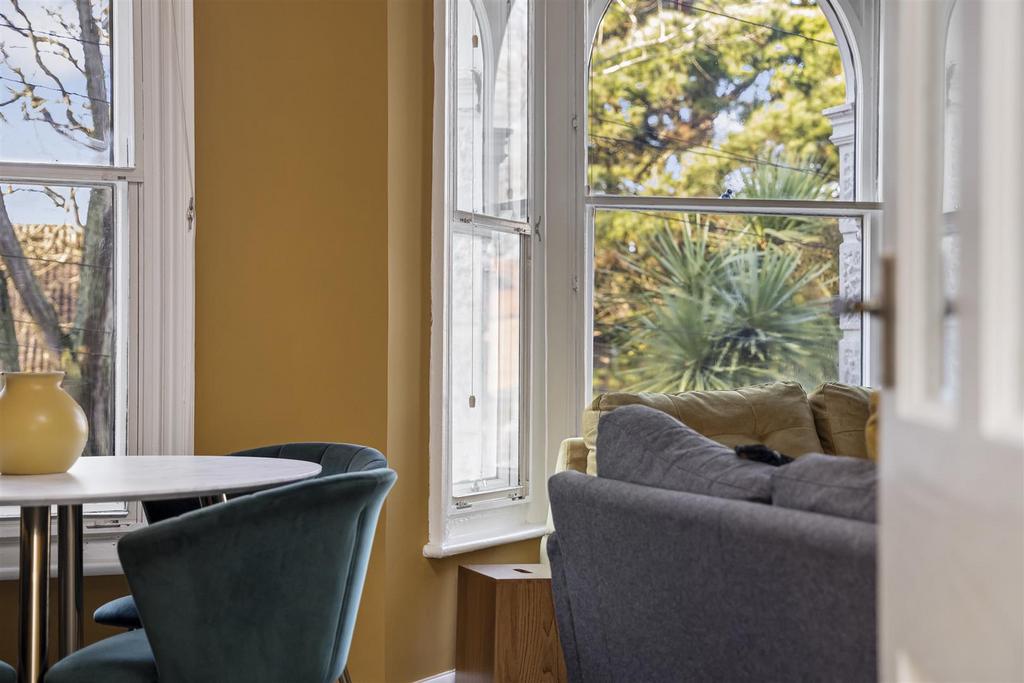 South Farm Road 88, Top Floor Flat-018.jpg