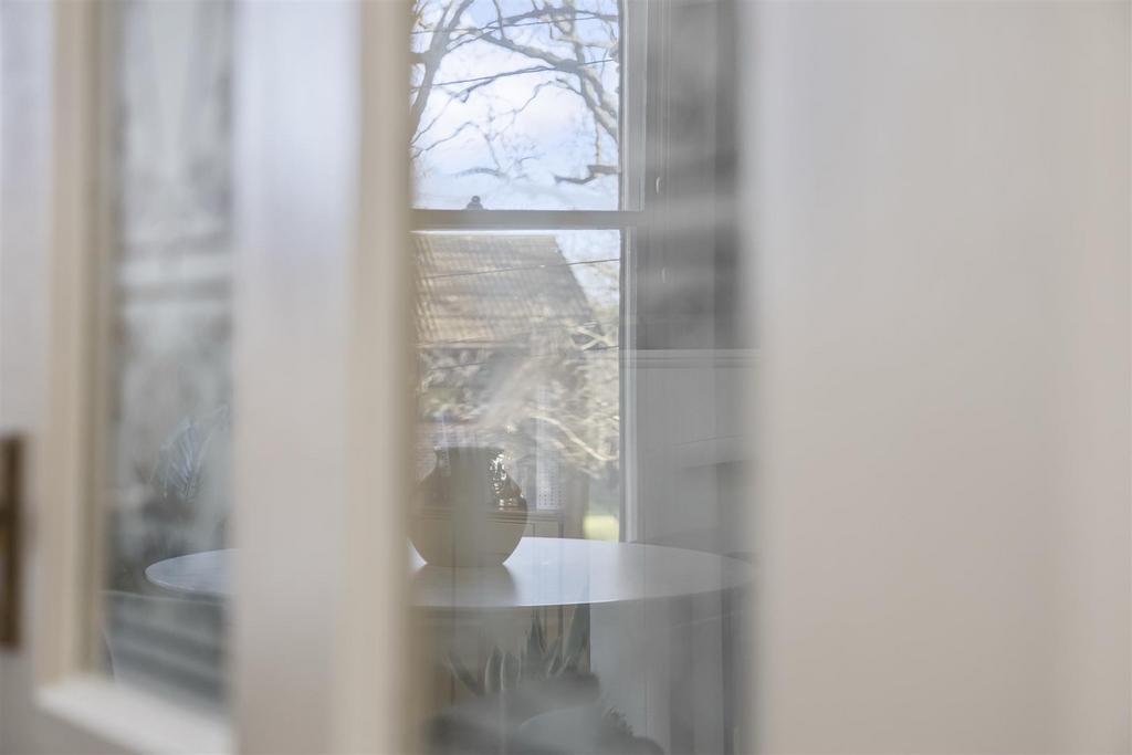 South Farm Road 88, Top Floor Flat-019.jpg