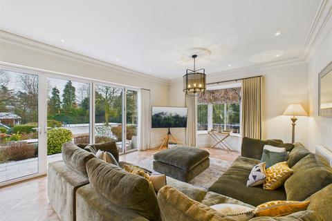 5 bedroom detached house for sale, Kemp Road, Swanland