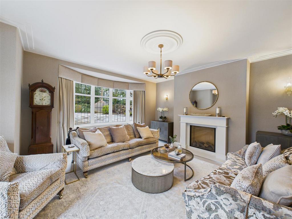 Front Lounge