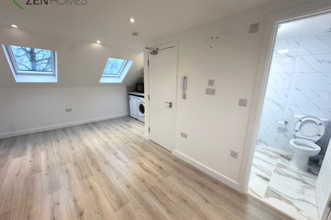 undefined, London E17