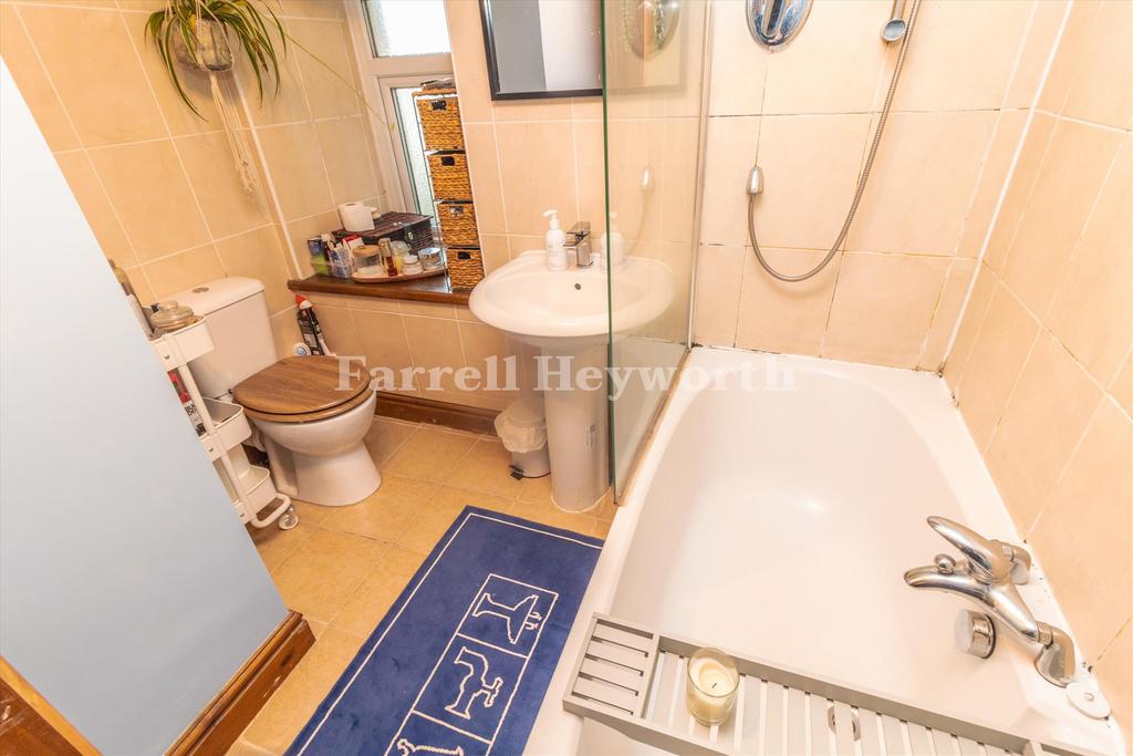 Bathroom image 2