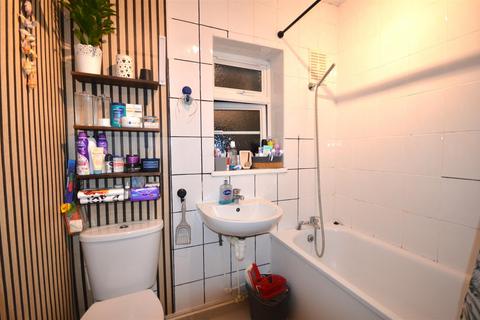 2 bedroom flat for sale, Harrowdene Road, Wembley, Middlesex, HA0 2JB